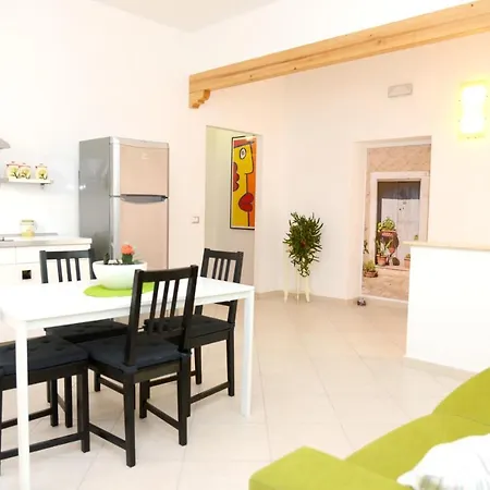With One Bedroom In With Furnished Balcony And Wifi 3 Km From The Beach شقة *