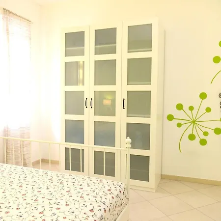With One Bedroom In With Furnished Balcony And Wifi 3 Km From The Beach アパート *