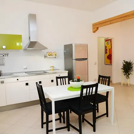 With One Bedroom In With Furnished Balcony And Wifi 3 Km From The Beach アパート *